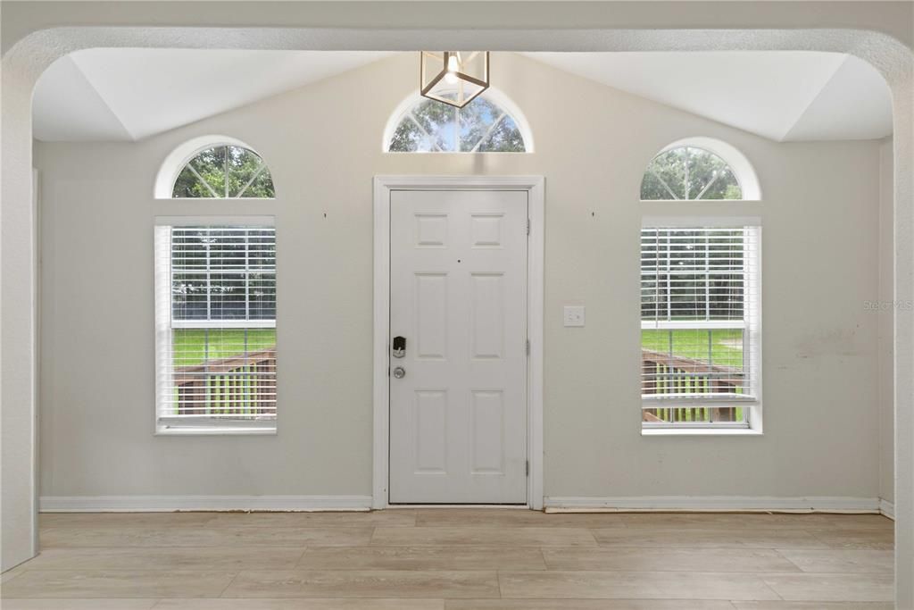 For Sale: $460,000 (3 beds, 2 baths, 1818 Square Feet)