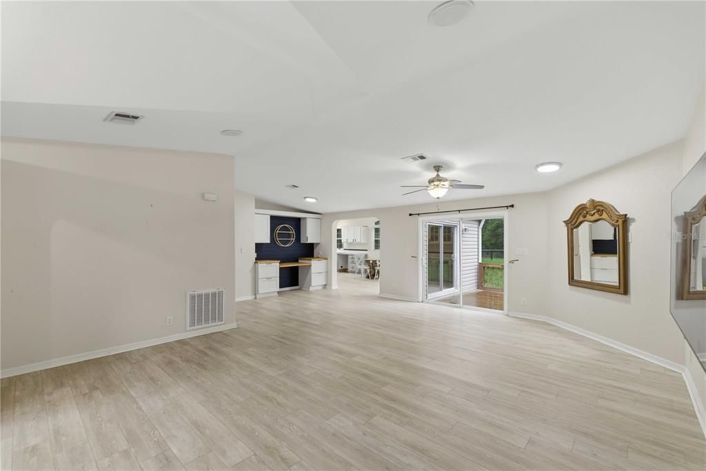 For Sale: $460,000 (3 beds, 2 baths, 1818 Square Feet)