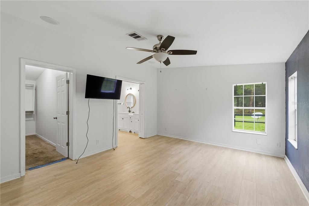 For Sale: $460,000 (3 beds, 2 baths, 1818 Square Feet)