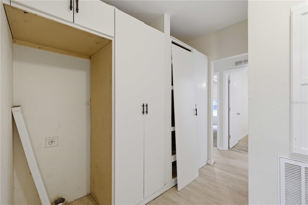 For Sale: $460,000 (3 beds, 2 baths, 1818 Square Feet)
