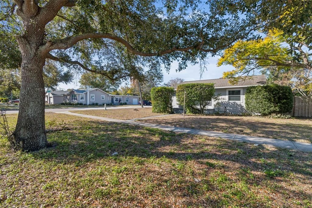 Active With Contract: $2,600 (3 beds, 2 baths, 1768 Square Feet)