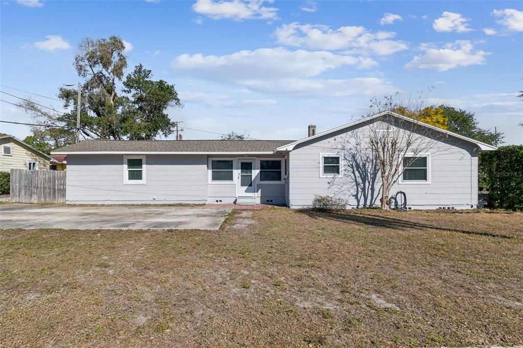 Active With Contract: $2,600 (3 beds, 2 baths, 1768 Square Feet)