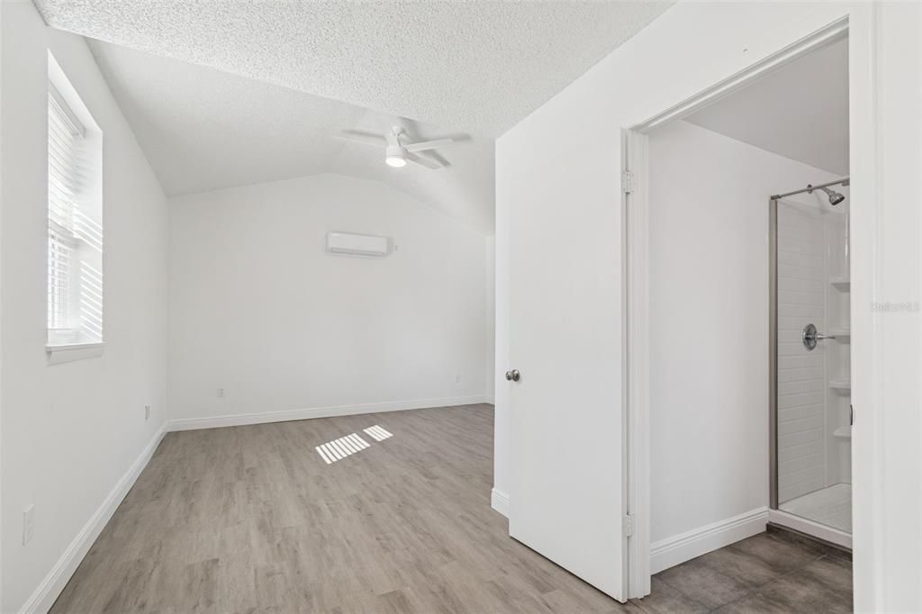Active With Contract: $2,600 (3 beds, 2 baths, 1768 Square Feet)