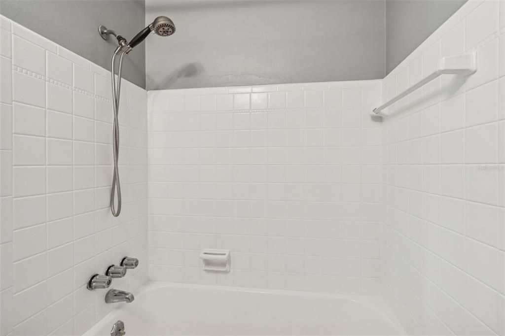 Active With Contract: $2,600 (3 beds, 2 baths, 1768 Square Feet)