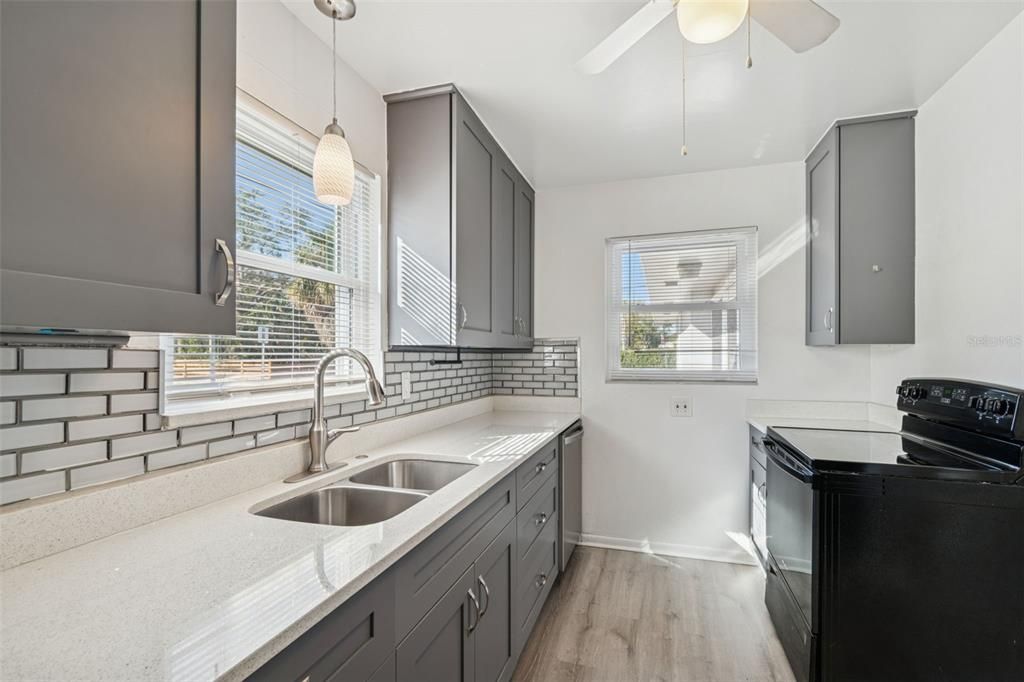 Active With Contract: $2,600 (3 beds, 2 baths, 1768 Square Feet)