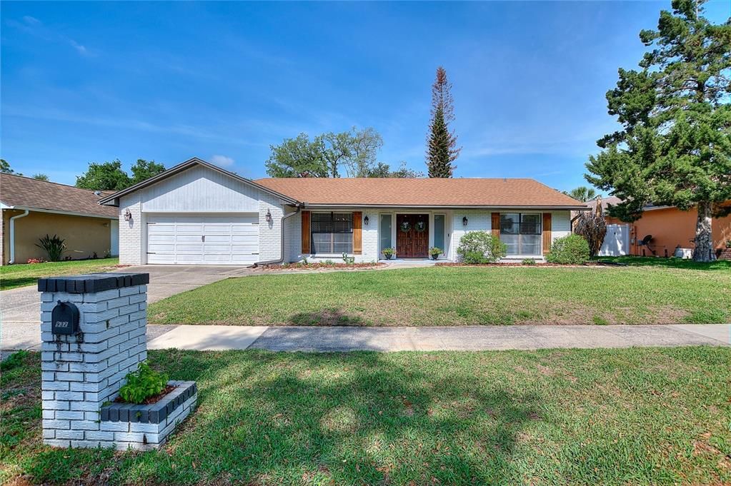 Active With Contract: $455,000 (3 beds, 2 baths, 1655 Square Feet)