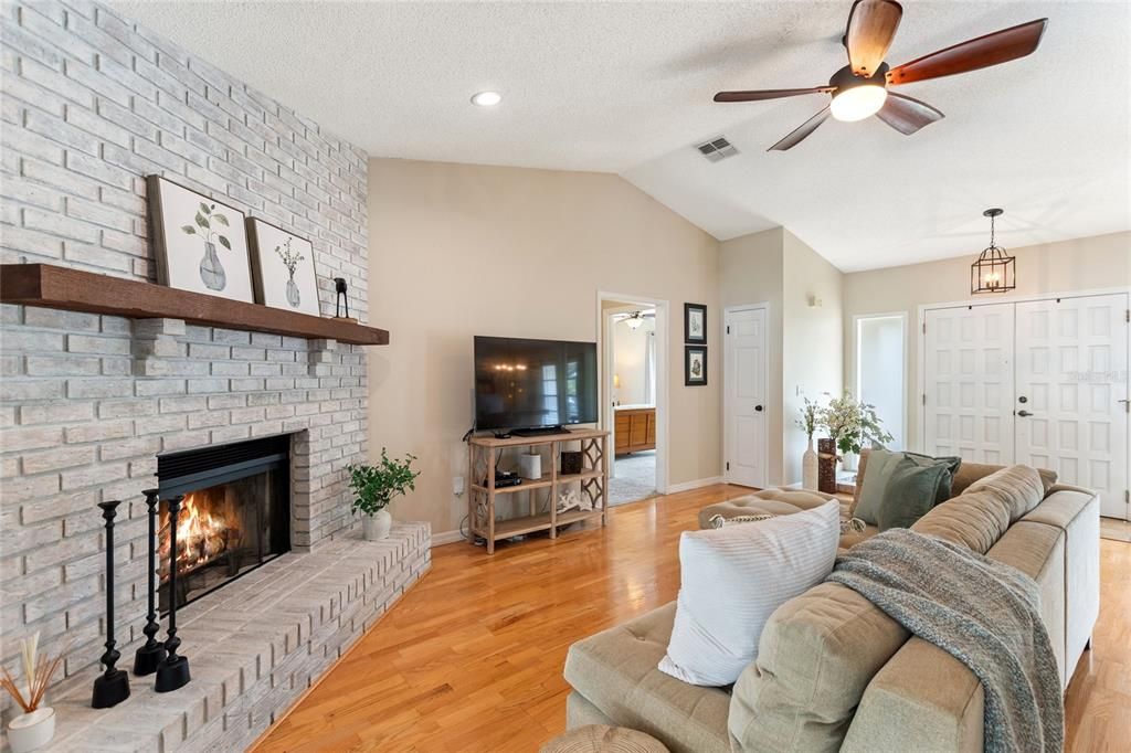 Active With Contract: $455,000 (3 beds, 2 baths, 1655 Square Feet)