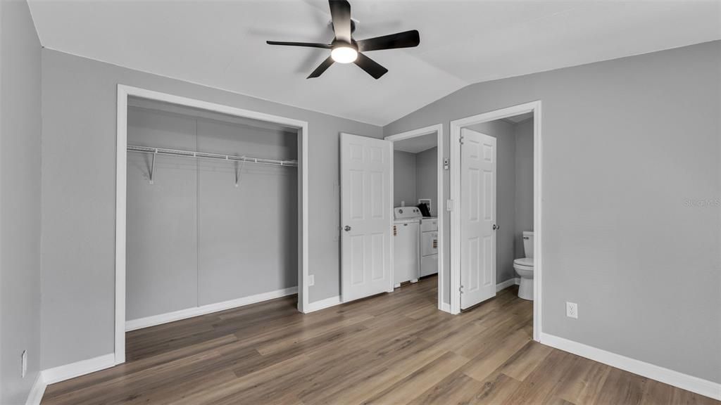 Active With Contract: $230,000 (3 beds, 2 baths, 858 Square Feet)