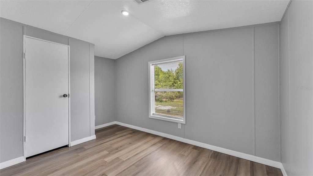 Active With Contract: $230,000 (3 beds, 2 baths, 858 Square Feet)
