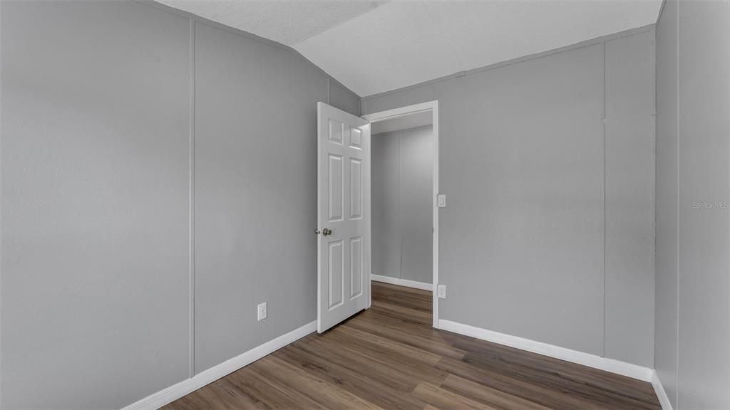 Active With Contract: $230,000 (3 beds, 2 baths, 858 Square Feet)