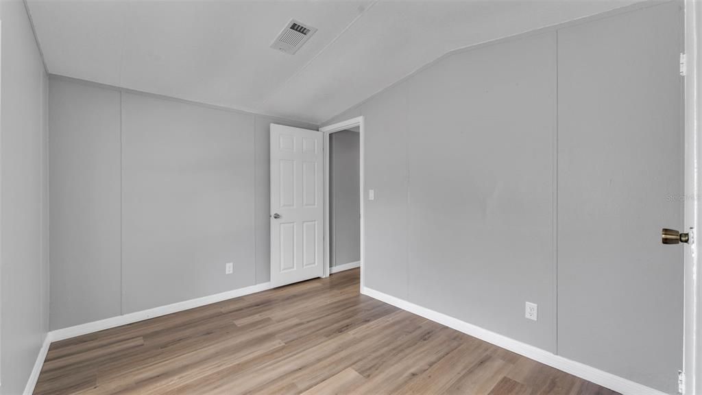 Active With Contract: $230,000 (3 beds, 2 baths, 858 Square Feet)