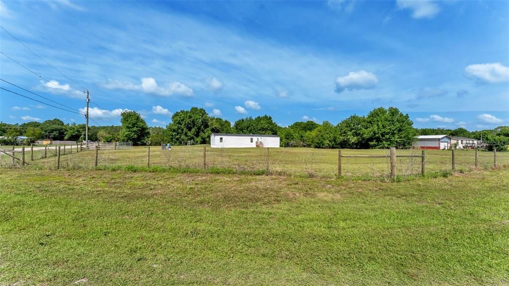 Active With Contract: $230,000 (3 beds, 2 baths, 858 Square Feet)