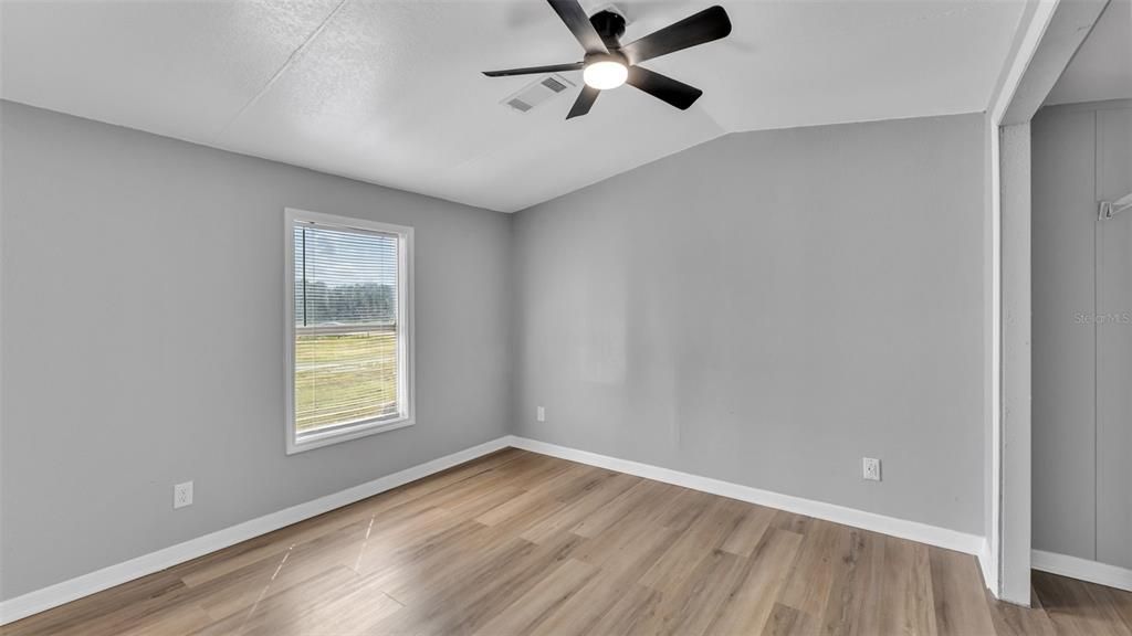 Active With Contract: $230,000 (3 beds, 2 baths, 858 Square Feet)