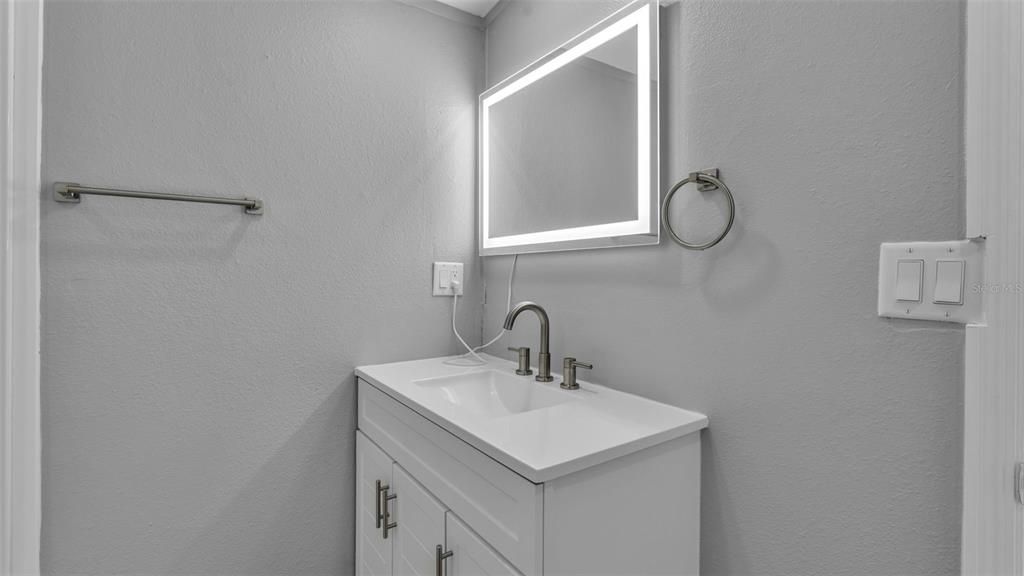 Active With Contract: $230,000 (3 beds, 2 baths, 858 Square Feet)
