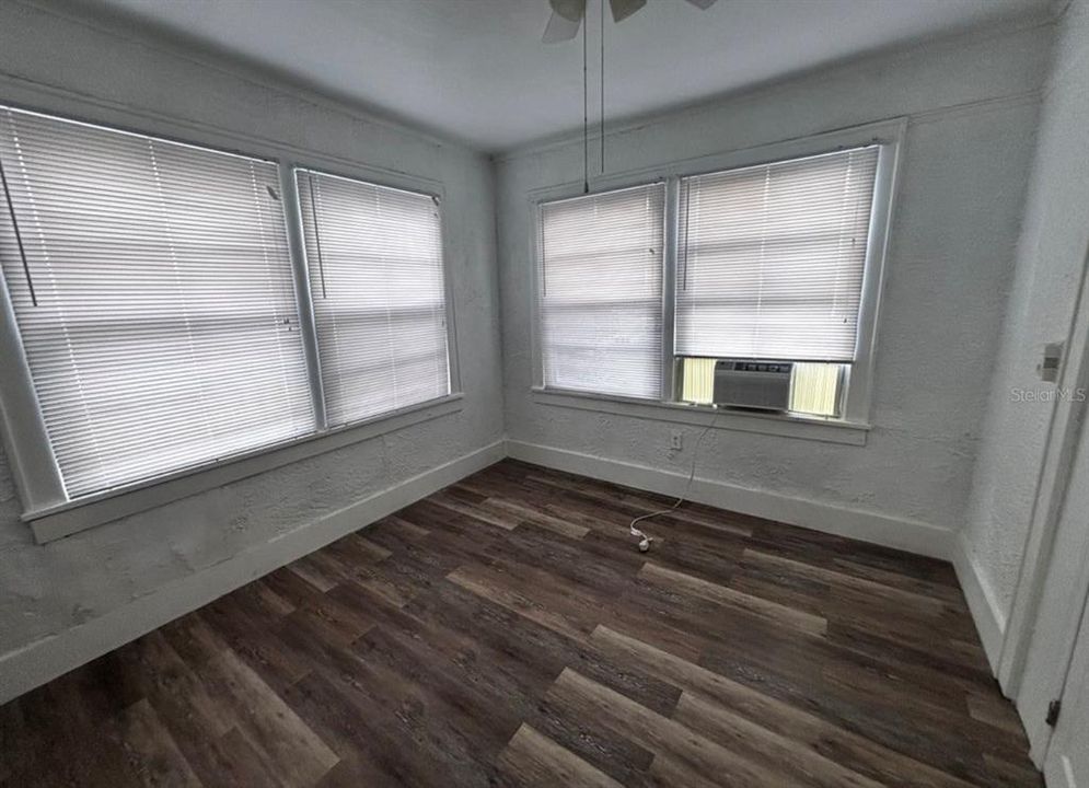 En Renta: $1,100 (2 camas, 1 baños, 8232 Pies cuadrados)
