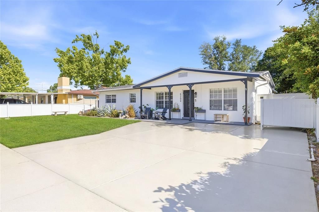 Activo con contrato: $499,990 (4 camas, 2 baños, 1526 Pies cuadrados)