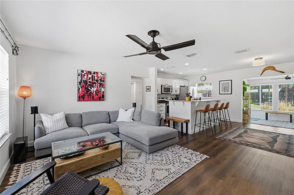 Activo con contrato: $499,990 (4 camas, 2 baños, 1526 Pies cuadrados)
