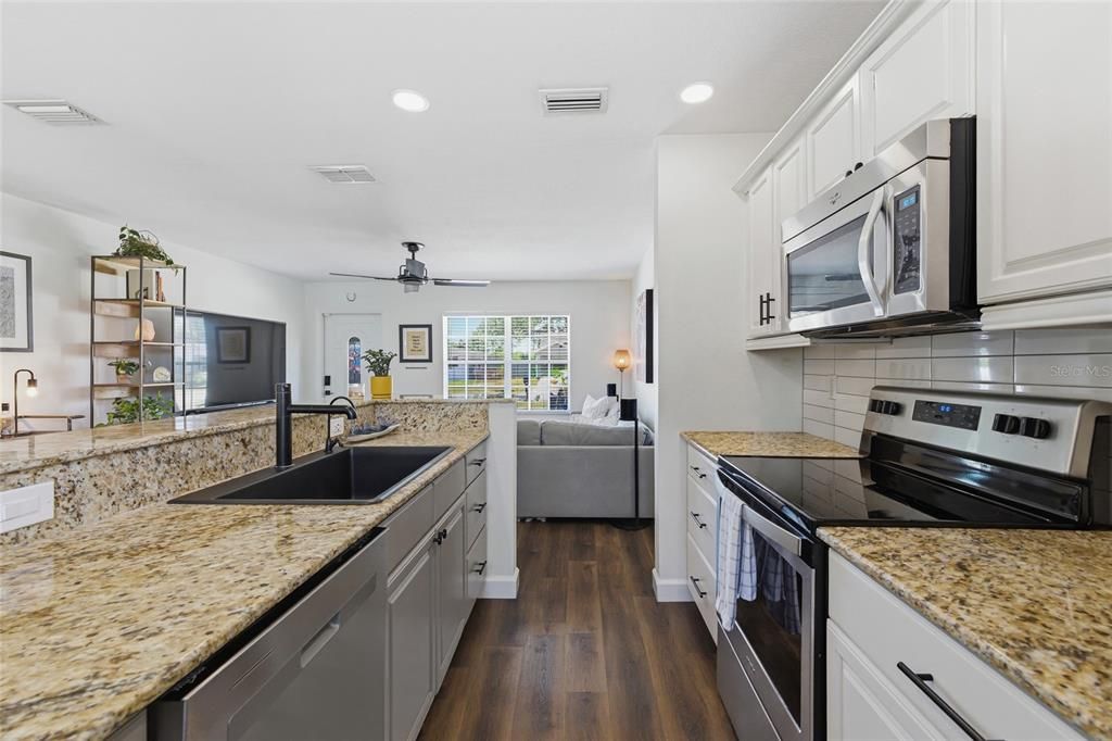 Activo con contrato: $499,990 (4 camas, 2 baños, 1526 Pies cuadrados)