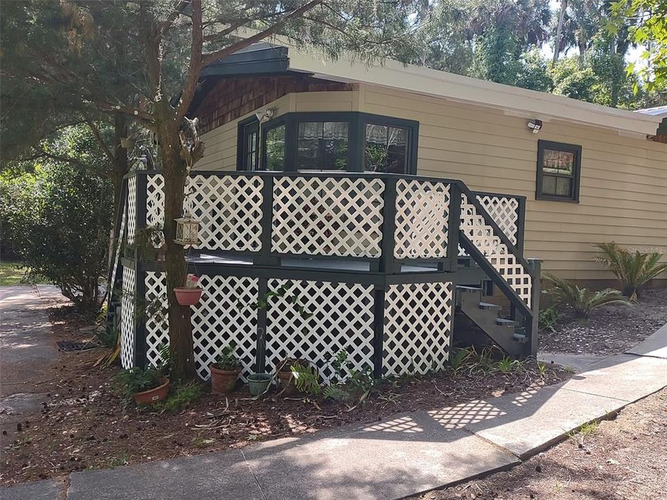 For Sale: $325,000 (5 beds, 3 baths, 2094 Square Feet)