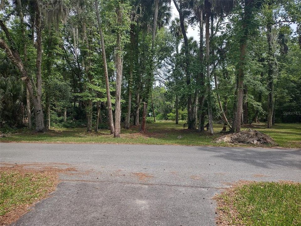 For Sale: $325,000 (5 beds, 3 baths, 2094 Square Feet)