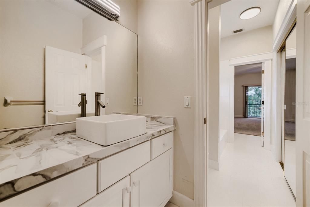 For Sale: $1,000,000 (5 beds, 4 baths, 4563 Square Feet)