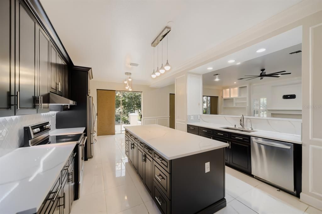 For Sale: $1,000,000 (5 beds, 4 baths, 4563 Square Feet)