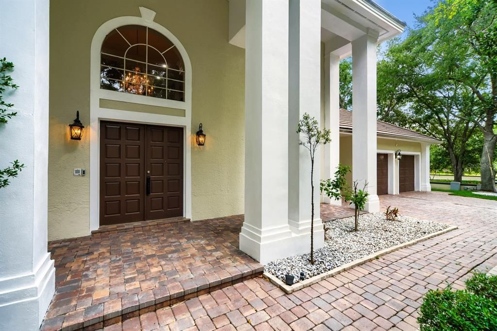 For Sale: $1,000,000 (5 beds, 4 baths, 4563 Square Feet)