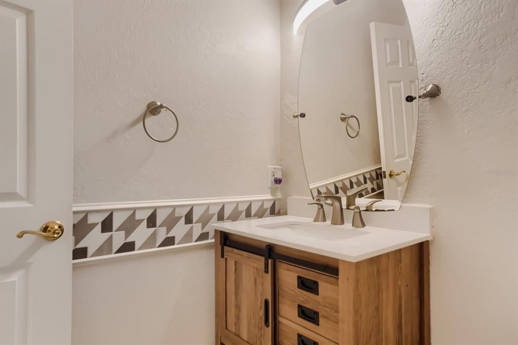 For Sale: $1,000,000 (5 beds, 4 baths, 4563 Square Feet)
