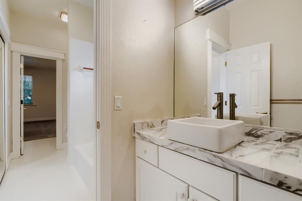 For Sale: $1,000,000 (5 beds, 4 baths, 4563 Square Feet)