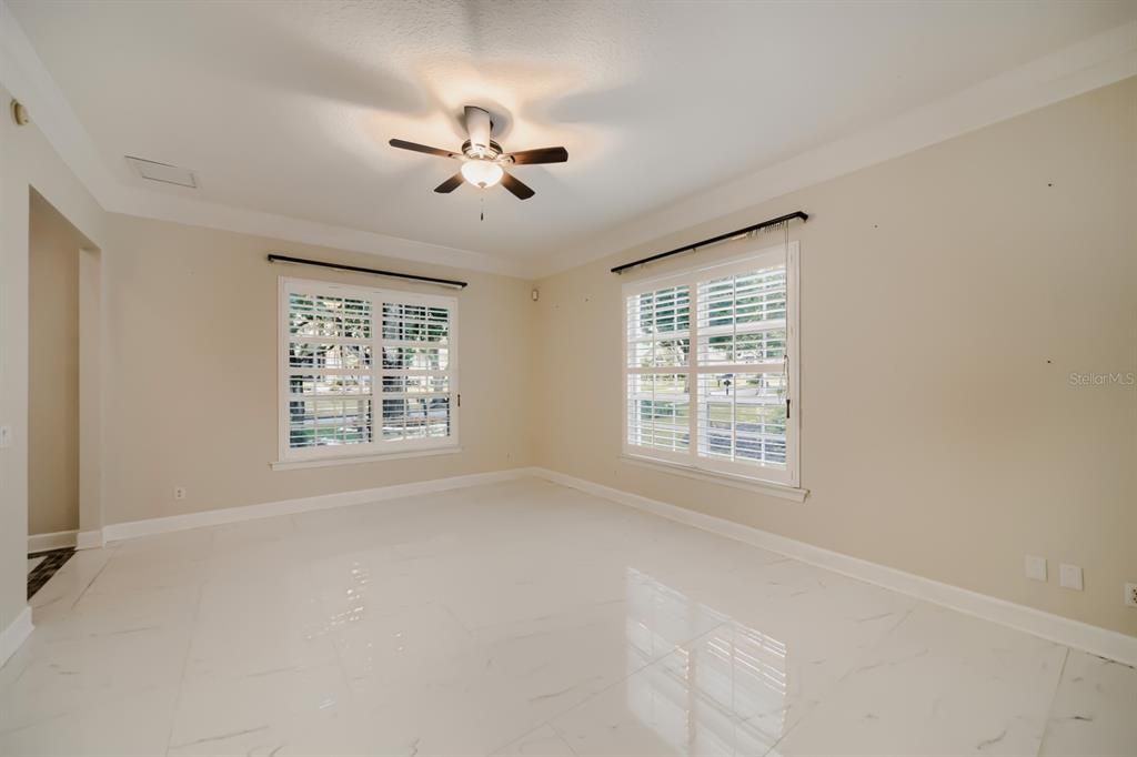 For Sale: $1,000,000 (5 beds, 4 baths, 4563 Square Feet)