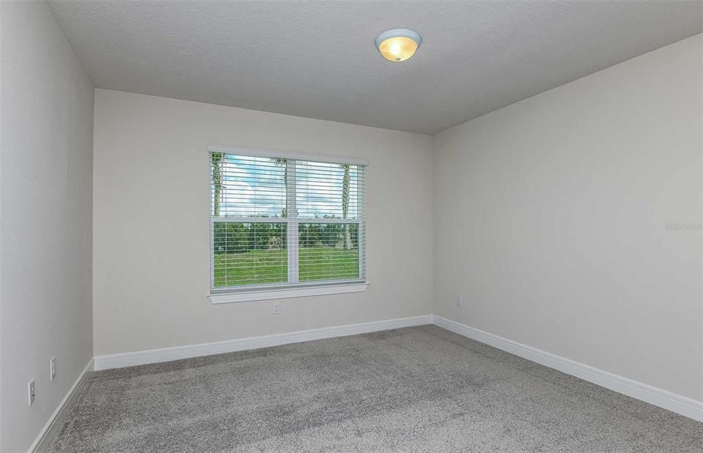 Active With Contract: $334,370 (4 beds, 2 baths, 1580 Square Feet)