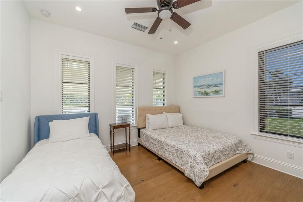 For Sale: $1,590,000 (4 beds, 4 baths, 2963 Square Feet)