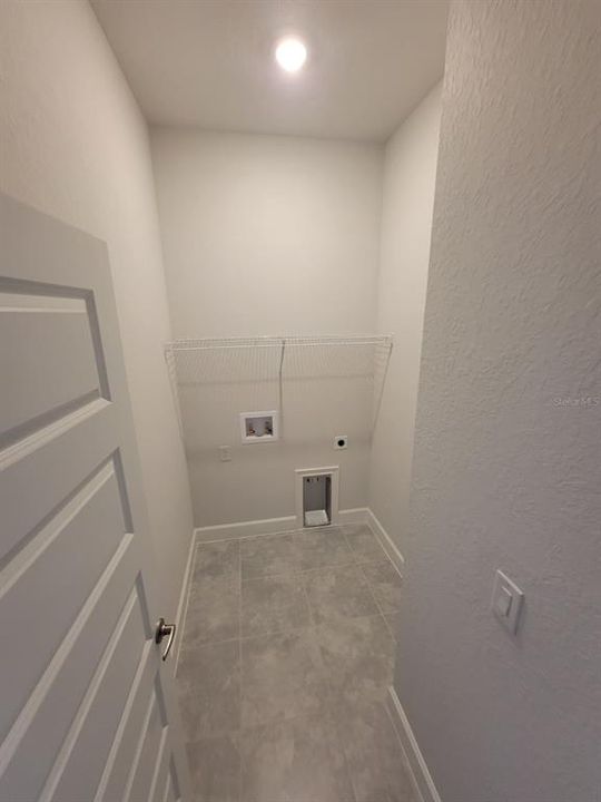 For Rent: $2,100 (4 beds, 2 baths, 1635 Square Feet)