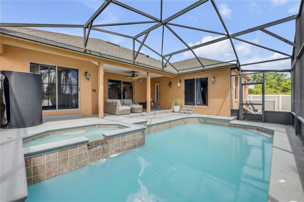 Active With Contract: $430,000 (3 beds, 2 baths, 1872 Square Feet)