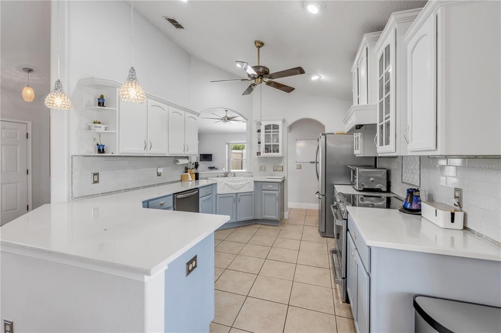 Active With Contract: $430,000 (3 beds, 2 baths, 1872 Square Feet)