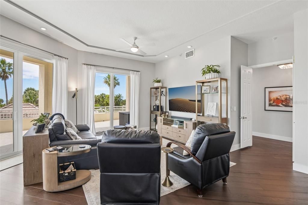 For Sale: $2,400,000 (3 beds, 3 baths, 2521 Square Feet)