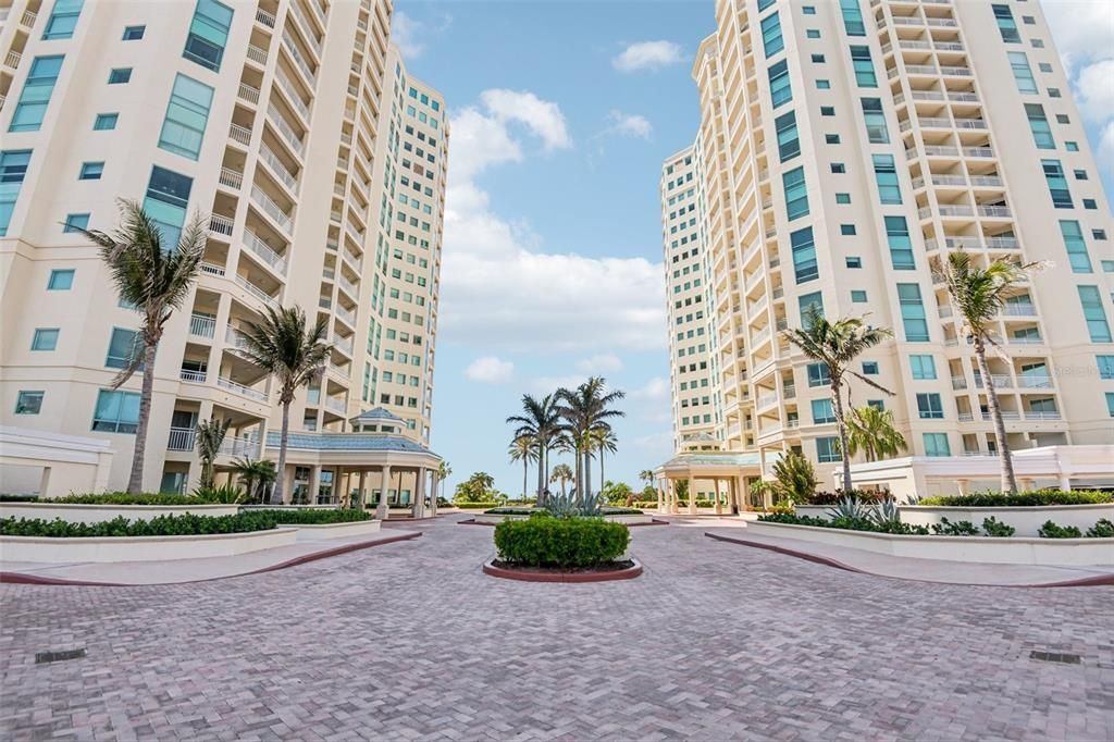 For Sale: $2,400,000 (3 beds, 3 baths, 2521 Square Feet)