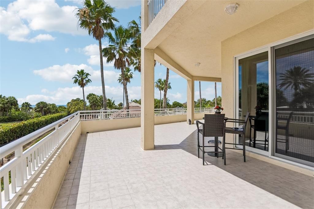 For Sale: $2,400,000 (3 beds, 3 baths, 2521 Square Feet)