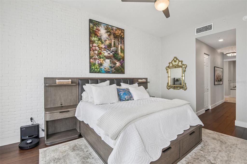 For Sale: $2,400,000 (3 beds, 3 baths, 2521 Square Feet)