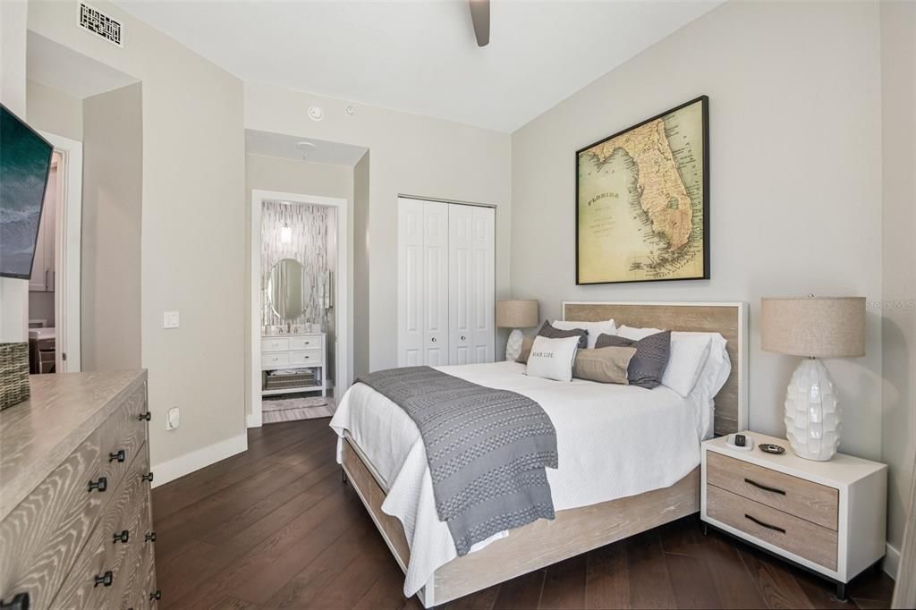 For Sale: $2,400,000 (3 beds, 3 baths, 2521 Square Feet)