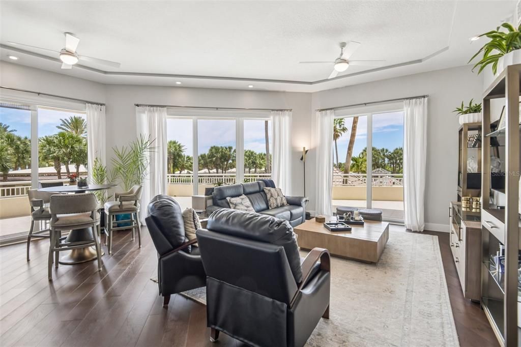 For Sale: $2,400,000 (3 beds, 3 baths, 2521 Square Feet)