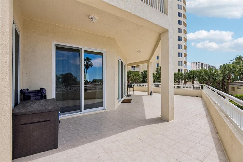 For Sale: $2,400,000 (3 beds, 3 baths, 2521 Square Feet)