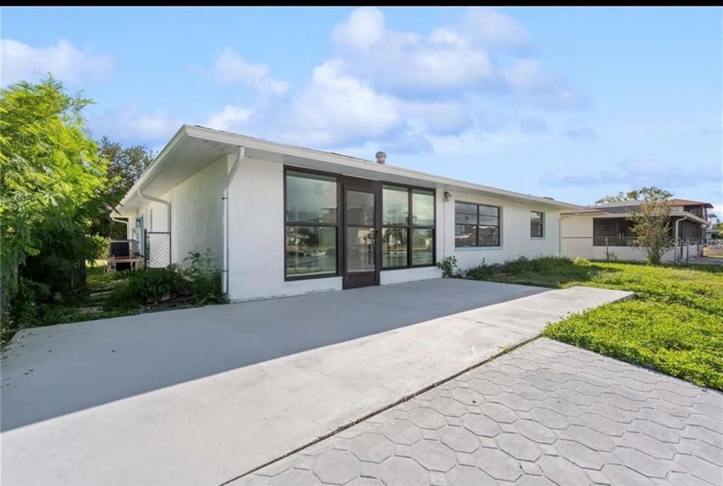 На продажу: $438,000 (3 спален, 2 ванн, 1959 Квадратных фут)