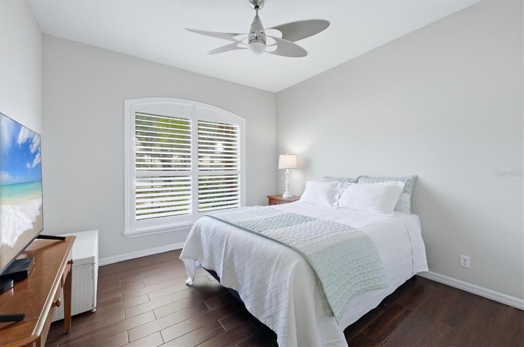 Activo con contrato: $549,000 (3 camas, 2 baños, 2186 Pies cuadrados)