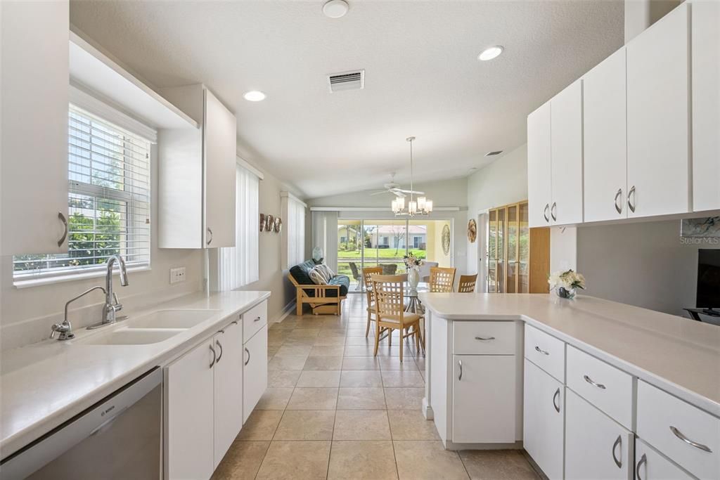 For Sale: $433,500 (2 beds, 2 baths, 1526 Square Feet)