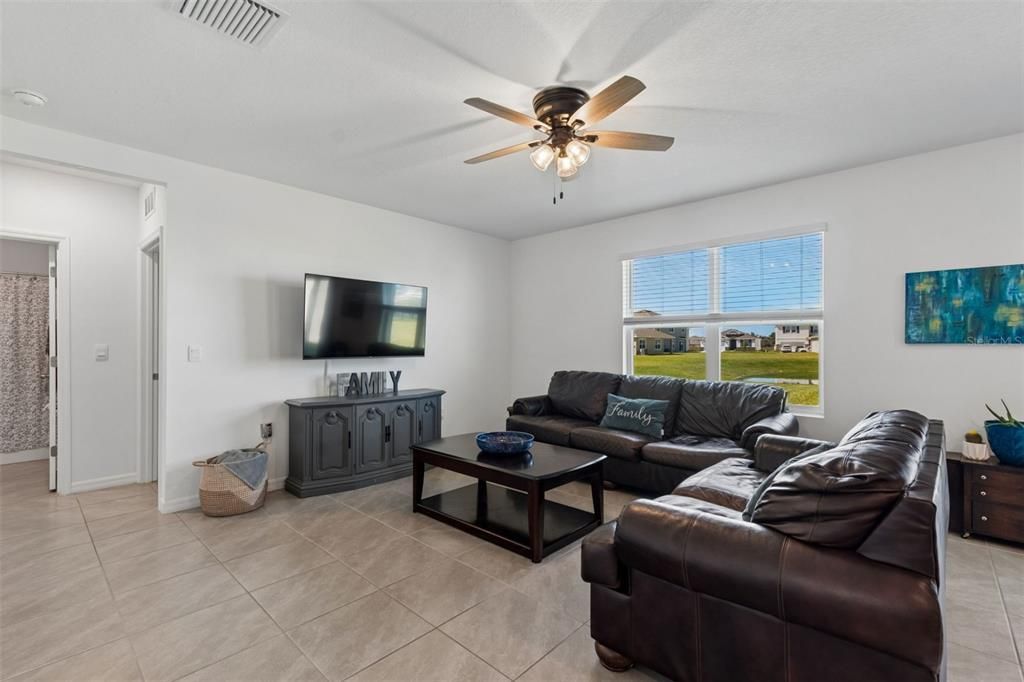 For Sale: $410,000 (5 beds, 3 baths, 2674 Square Feet)