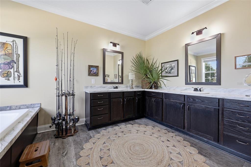 For Sale: $799,000 (3 beds, 2 baths, 2007 Square Feet)