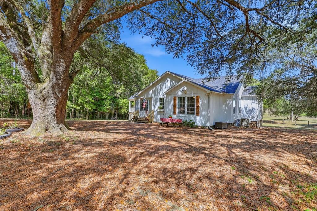 For Sale: $799,000 (3 beds, 2 baths, 2007 Square Feet)