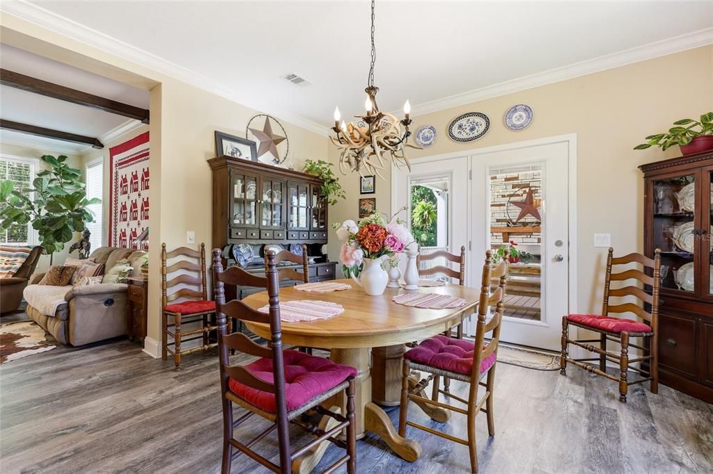 For Sale: $799,000 (3 beds, 2 baths, 2007 Square Feet)