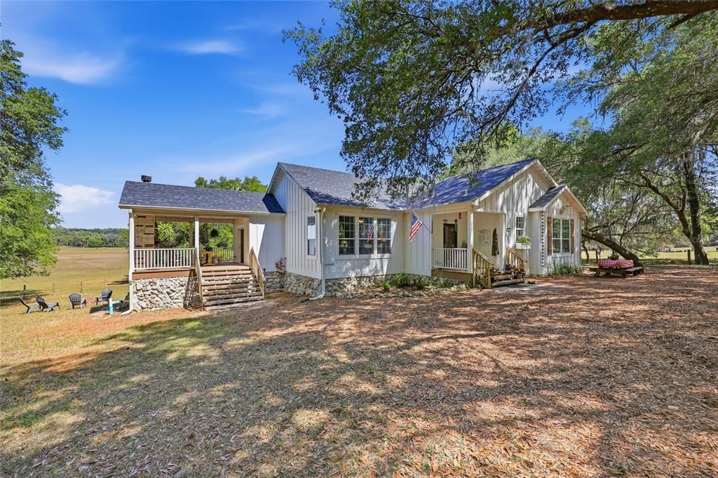 For Sale: $799,000 (3 beds, 2 baths, 2007 Square Feet)